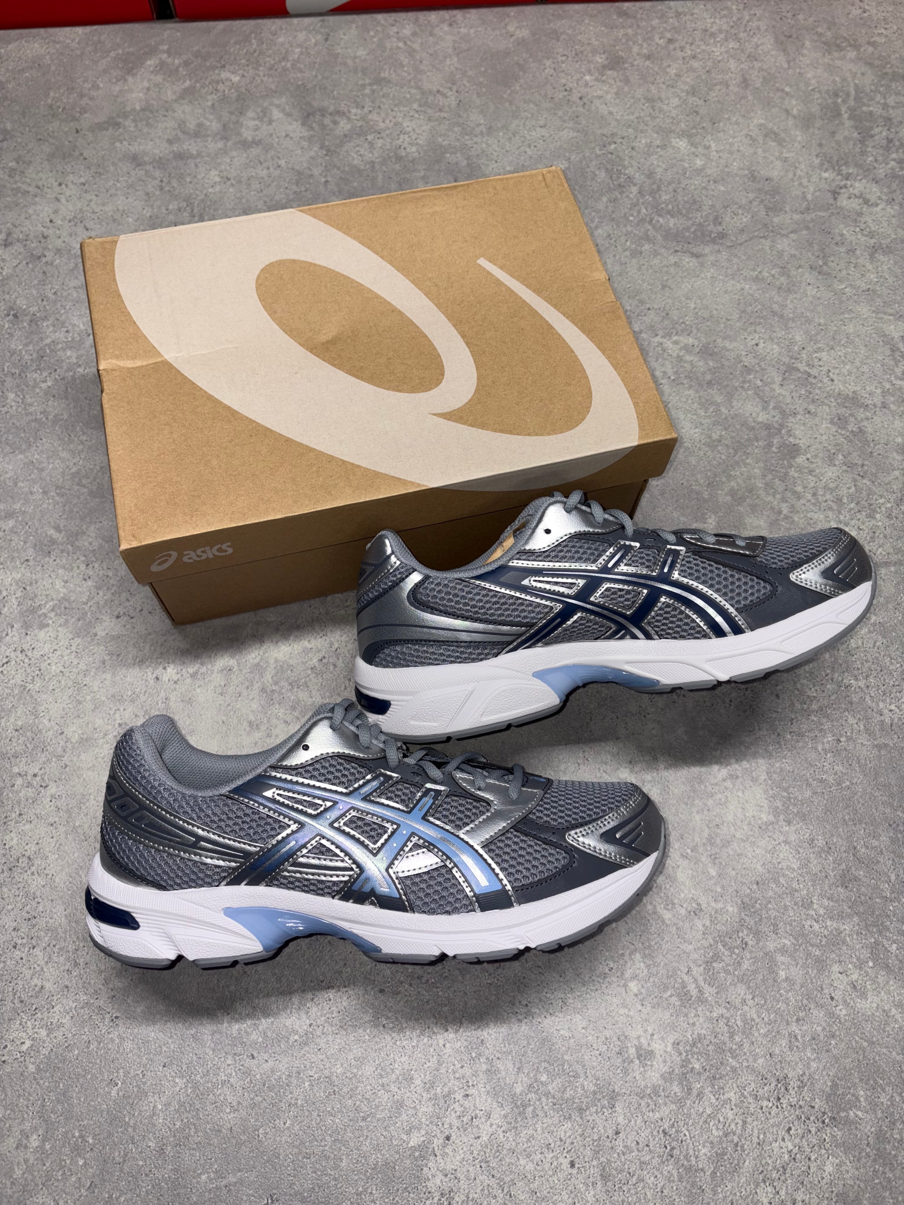 ASICS - Gravel Silver