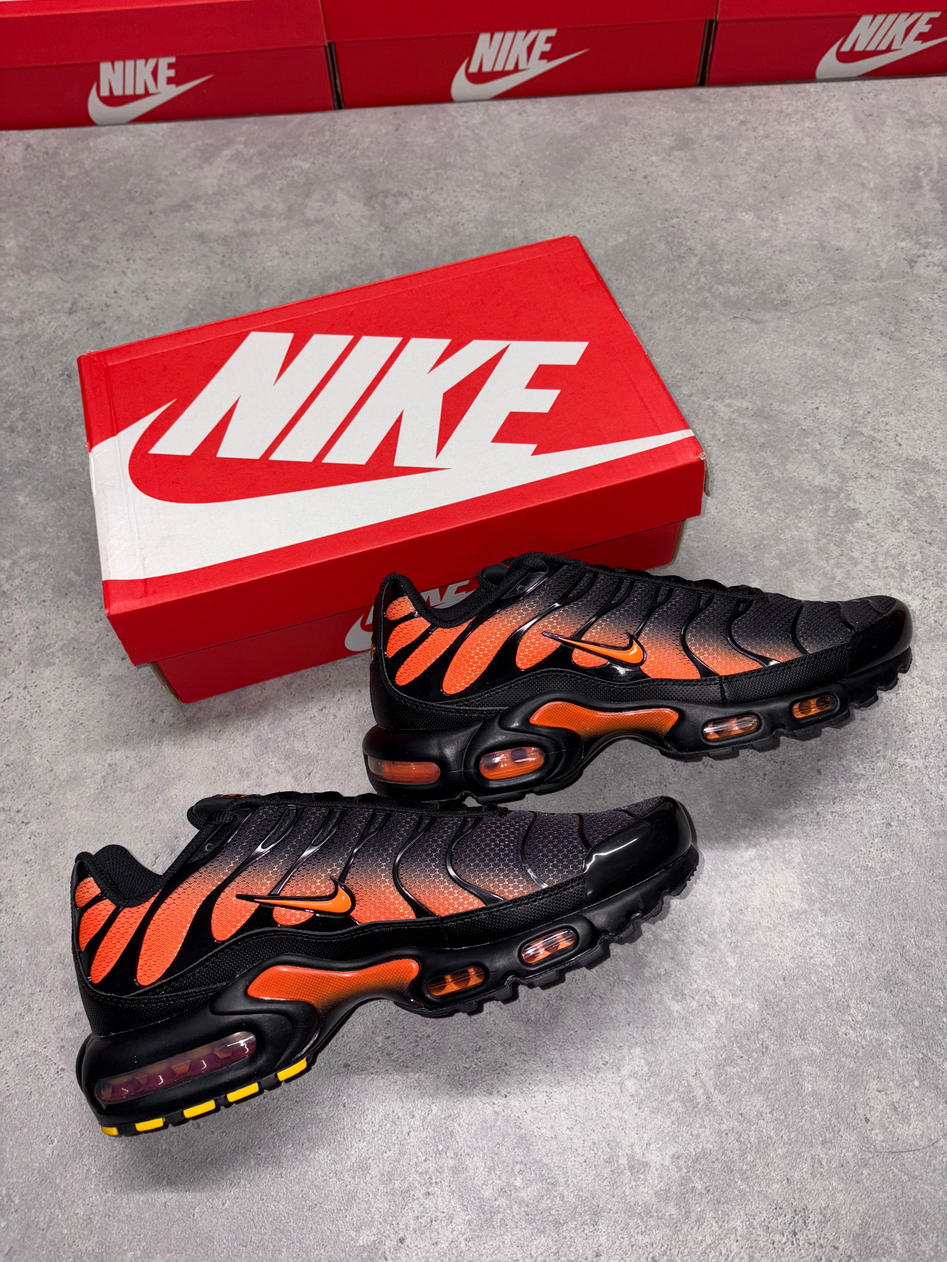 Nike - Black/Orange TN’s