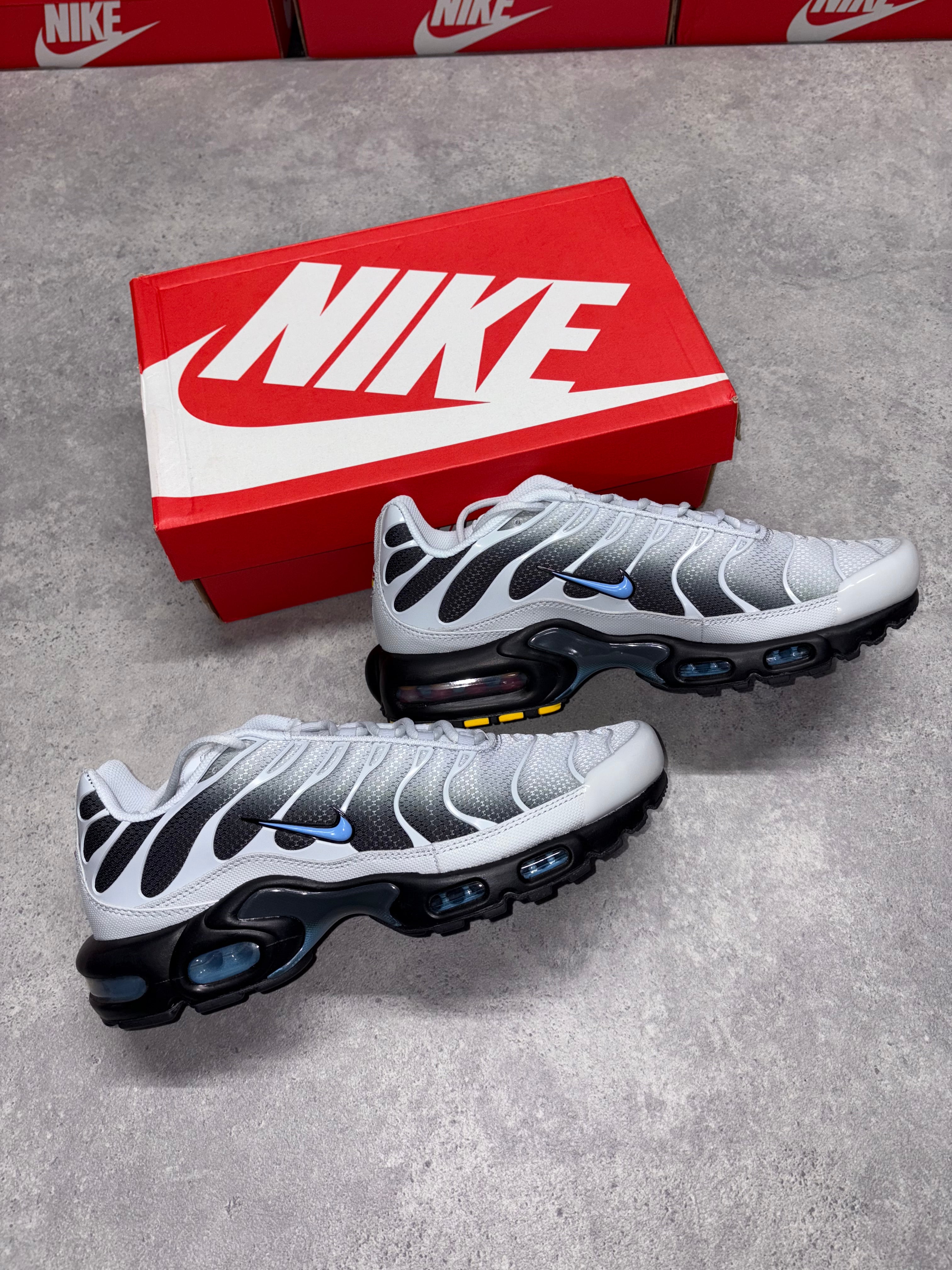 Nike - Grey/Blue TN’s